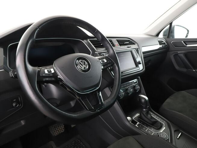 Volkswagen Tiguan R-Line 4x4 DSG matrix LED panorama virtual cocpit navi grzane fotele k