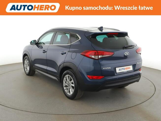 Hyundai Tucson navi klima auto grzane fotele kamera i czujniki parkowania