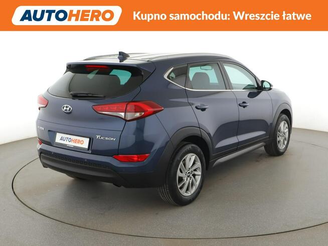 Hyundai Tucson navi klima auto grzane fotele kamera i czujniki parkowania