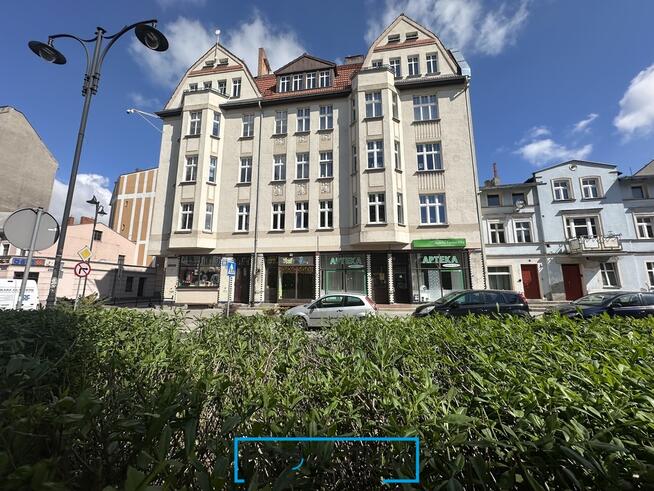 Lokal usługowy z dużą witryną - parter!