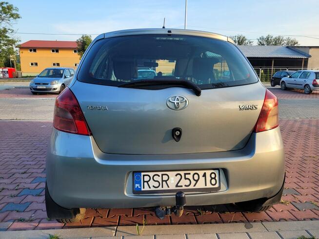 Toyota Yaris II 2008 benzyna 1.0 przebieg 218.tys