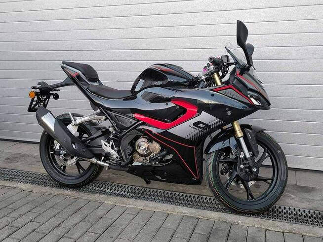 QJMOTOR SRK 125R QJMOTOR SRK125R 15KM ABS Dostawa pod dom Raty 0%