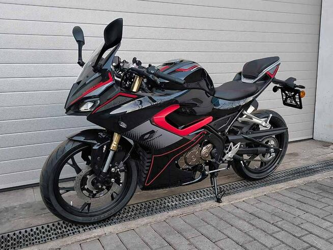 QJMOTOR SRK 125R QJMOTOR SRK125R 15KM ABS Dostawa pod dom Raty 0%