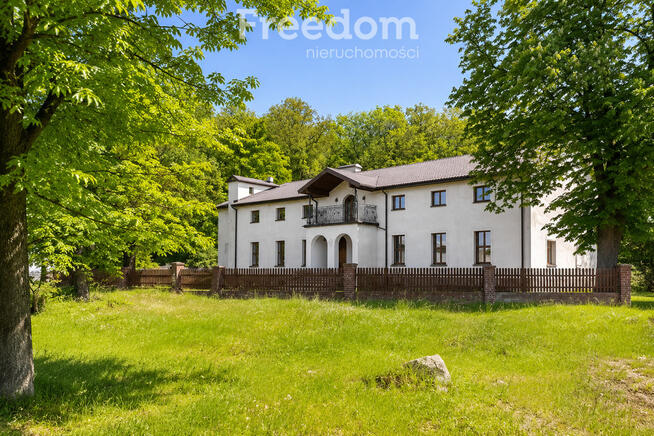 Zabytkowy dwór z XVIII w., 5,2 ha , 2100 m2