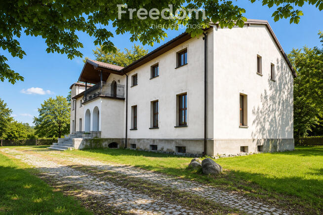 Zabytkowy dwór z XVIII w., 5,2 ha , 2100 m2