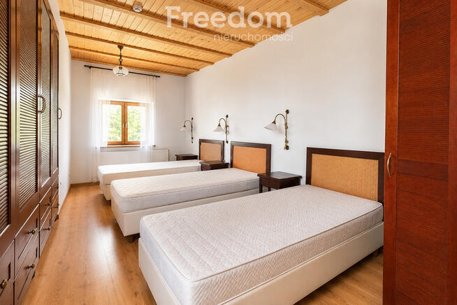 Zabytkowy dwór z XVIII w., 5,2 ha , 2100 m2