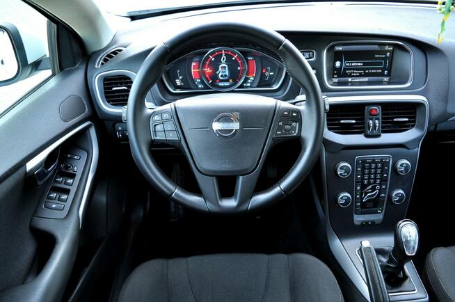 Volvo V40 1,6Hdi 115KM Digital Kamera Navi Parktronik