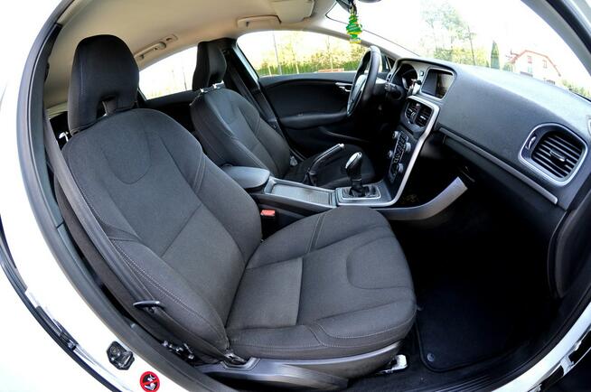 Volvo V40 1,6Hdi 115KM Digital Kamera Navi Parktronik