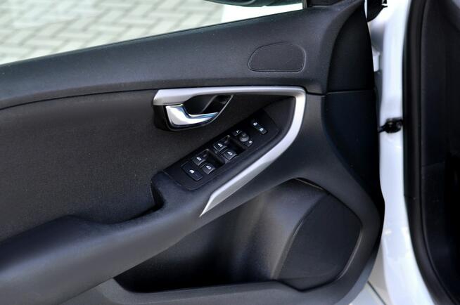 Volvo V40 1,6Hdi 115KM Digital Kamera Navi Parktronik