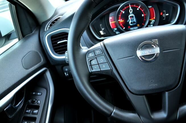 Volvo V40 1,6Hdi 115KM Digital Kamera Navi Parktronik