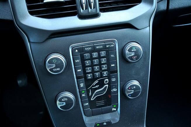 Volvo V40 1,6Hdi 115KM Digital Kamera Navi Parktronik