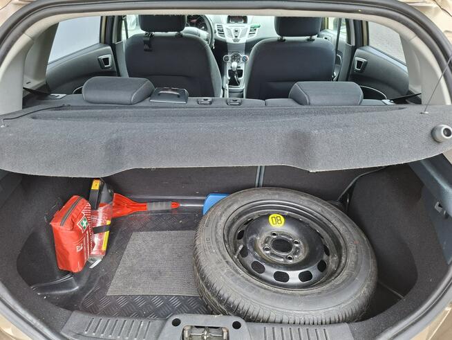 Ford Fiesta Salon Polska 1.2 benzyna 5 drzwi gaz ważne opłaty