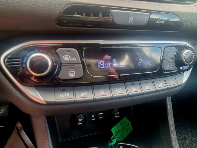 Hyundai i30 LED Serwis Navi Kamera Parktronic Climatronic Bluetooth Gwarancja!