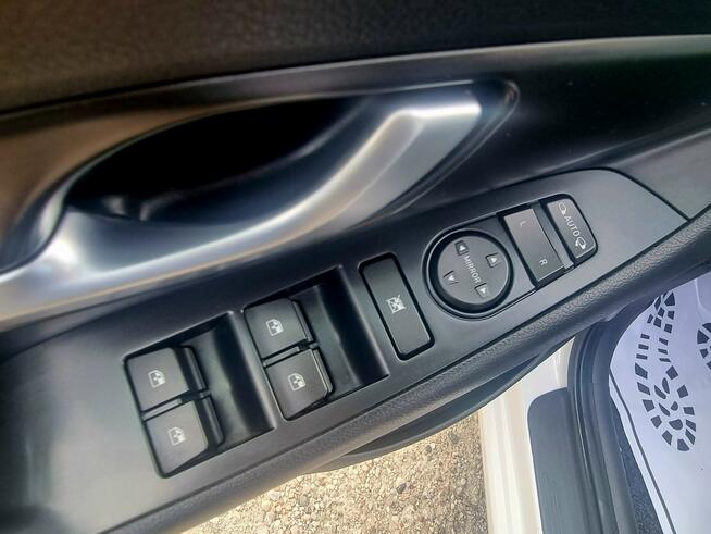Hyundai i30 LED Serwis Navi Kamera Parktronic Climatronic Bluetooth Gwarancja!