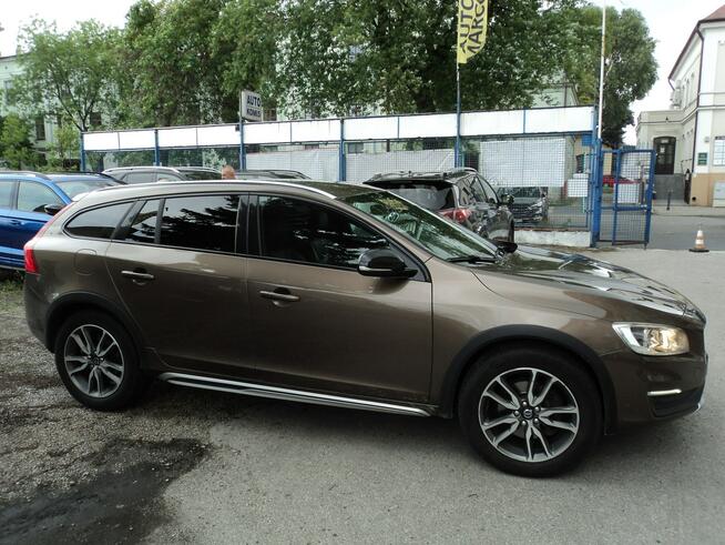 sprzedam ładne VOLVO V60 CROSS COUNTRY Z 2015R 2.0 TDI 150KM GWARANCJA