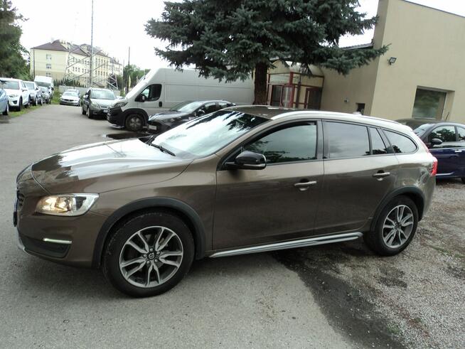 sprzedam ładne VOLVO V60 CROSS COUNTRY Z 2015R 2.0 TDI 150KM GWARANCJA