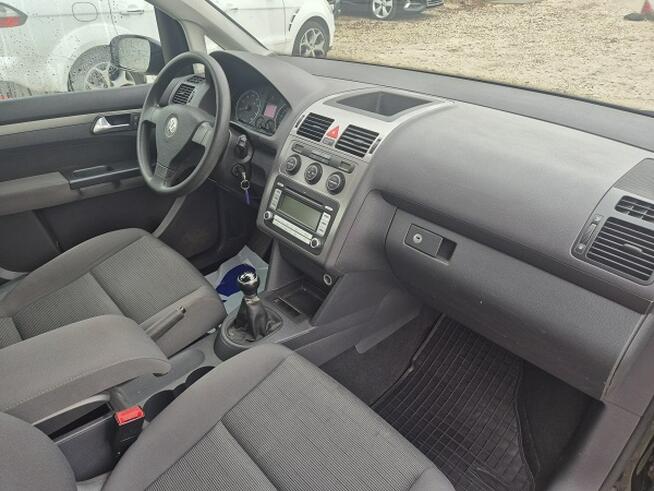 Volkswagen Touran 1,6Mpi* Klimatronik* Mały przebieg