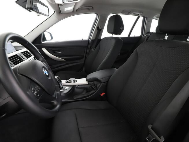 BMW 318 automat full LED klima auto navi czujniki parkowania