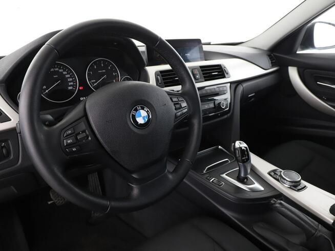 BMW 318 automat full LED klima auto navi czujniki parkowania