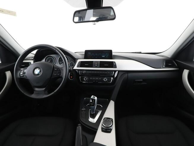 BMW 318 automat full LED klima auto navi czujniki parkowania