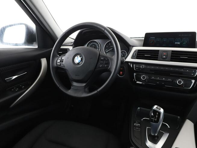 BMW 318 automat full LED klima auto navi czujniki parkowania