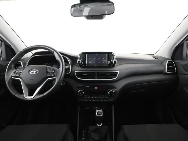 Hyundai Tucson lift klima auto grzane fotele i kierownica kamera i czujniki parkowani