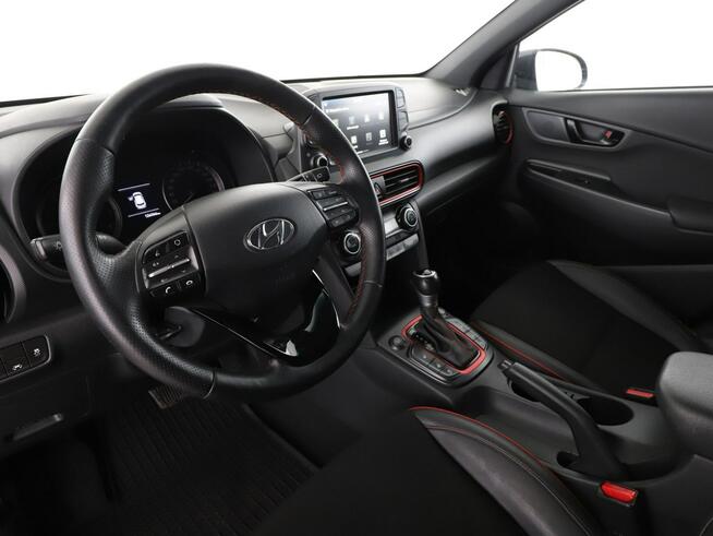 Hyundai Kona 4x4 automat skóra navi klima auto grzane fotele kamera i czujniki park