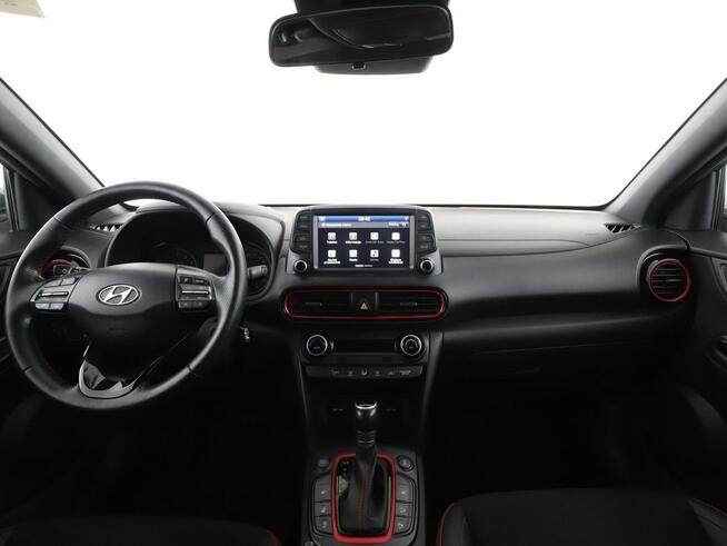 Hyundai Kona 4x4 automat skóra navi klima auto grzane fotele kamera i czujniki park