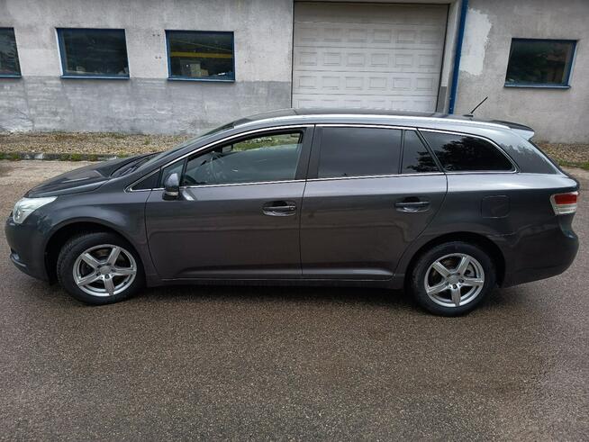 Toyota Avensis Bezwypadkowy, dok. przebiegu, stan BDB