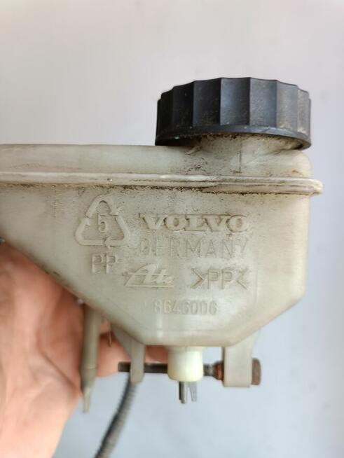 Zbiornik płynu hamulcowego volvo s60 2001