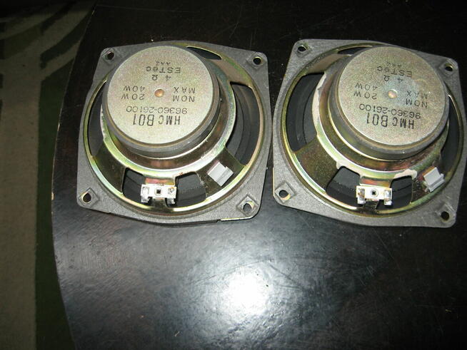 Głośniki HCM B01 do Hyundai Santa 2003-2004 w dobrym stanie