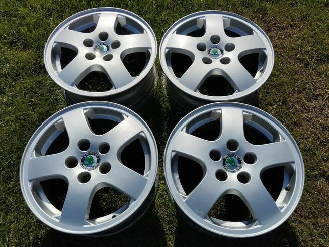 Felgi Skoda 14 5x100 6J ET43 6Y0-025 Fabia komplet 57,1mm