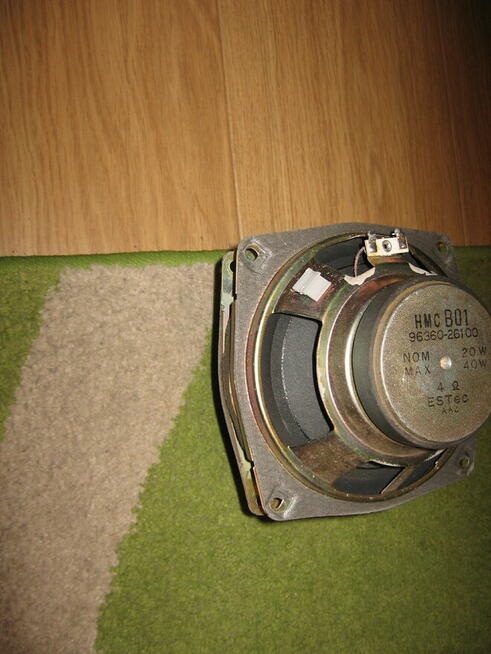 Głośniki HCM B01 do Hyundai Santa 2003-2004 w dobrym stanie