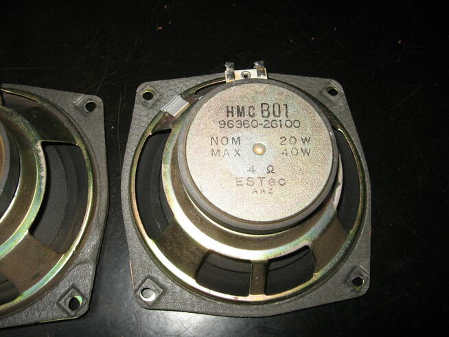 Głośniki HCM B01 do Hyundai Santa 2003-2004 w dobrym stanie