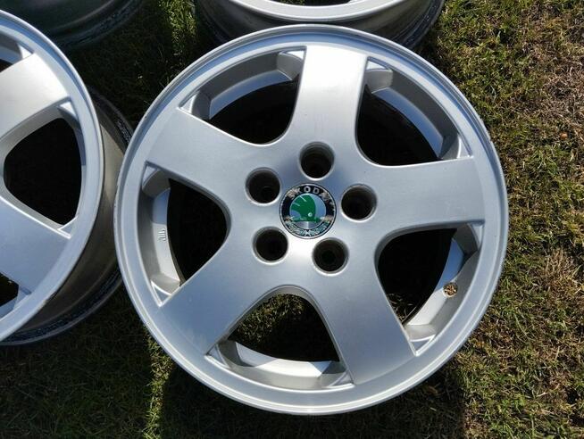 Felgi Skoda 14 5x100 6J ET43 6Y0-025 Fabia komplet 57,1mm