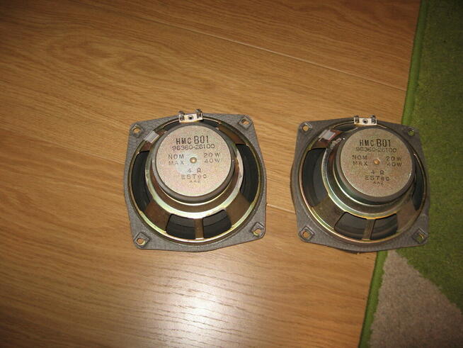Głośniki HCM B01 do Hyundai Santa 2003-2004 w dobrym stanie