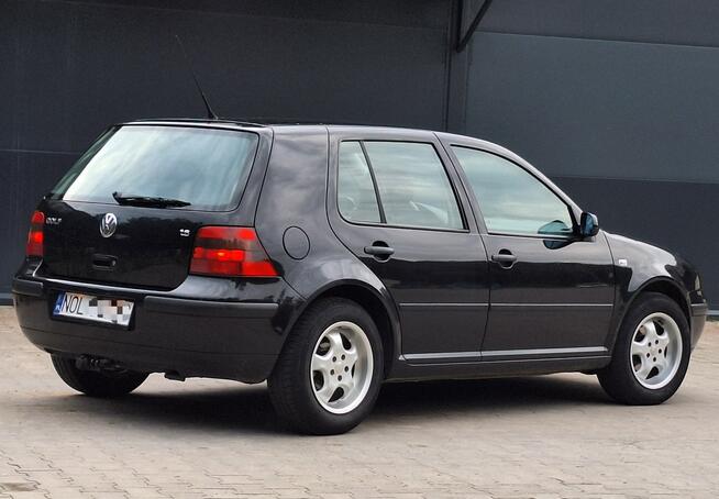 Volkswagen Golf * 1.6 16V* czarny* 5DRZWI* 1.6i ***