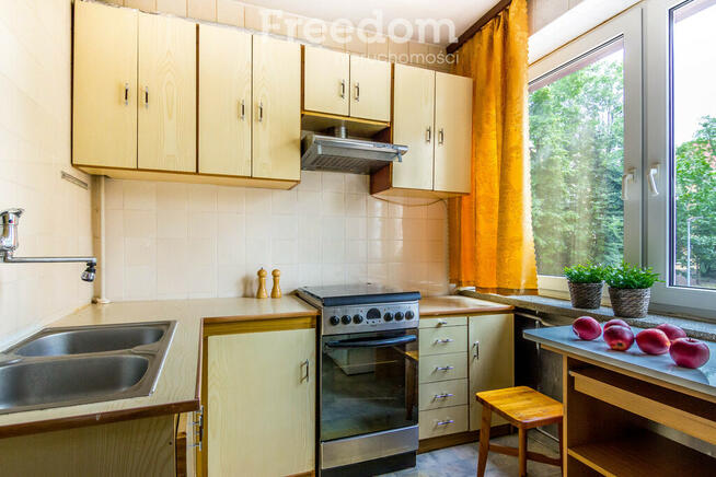 2 pokoje 39,2 m² do remontu, umeblowane, 1. piętro