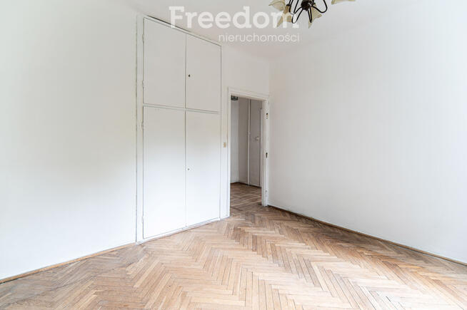 2 pokoje w zabytkowej kamienicy blisko metra