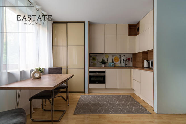 Włochy/studio/jasne, do wprowadzenia