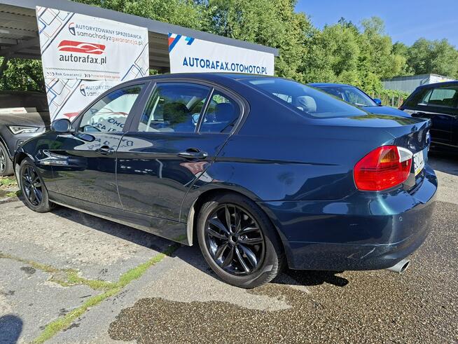 BMW 318 RWD, Klimatronic 2-stref., Podgrzewane fotele, Czujniki parkowania