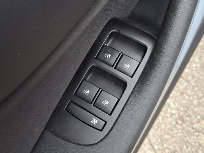 Opel Zafira Klimatyzacja, Podgrz. fotele + kierownica, Nawigacja, PDC 2x, Hak