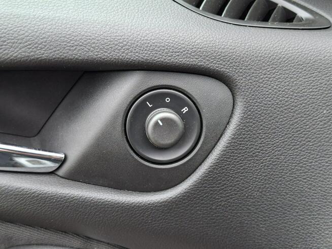 Opel Zafira Klimatyzacja, Podgrz. fotele + kierownica, Nawigacja, PDC 2x, Hak