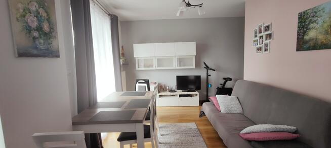 2 pokoje, balkon 19 mkw, basen, cisza, zieleń