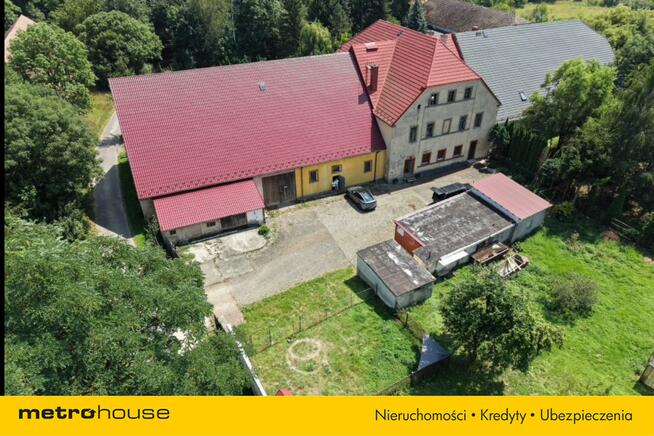 Przypałacowy folwark w Zagrodnie na 1,5 ha gruntu