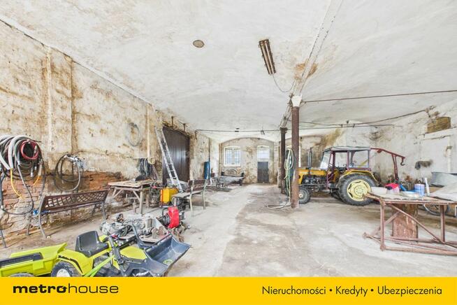 Przypałacowy folwark w Zagrodnie na 1,5 ha gruntu