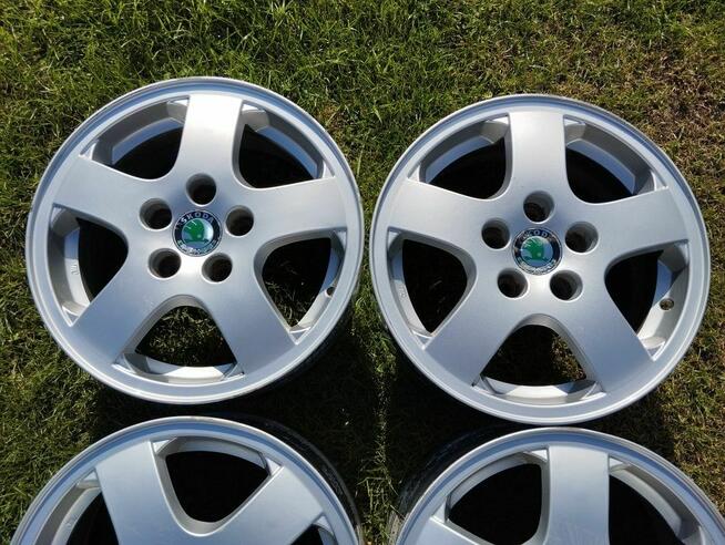 Felgi Skoda 14 5x100 6J ET43 6Y0-025 Fabia komplet 57,1mm