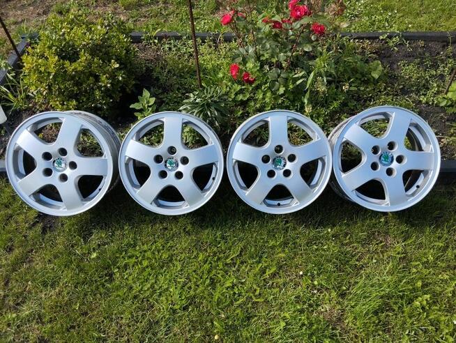 Felgi Skoda 14 5x100 6J ET43 6Y0-025 Fabia komplet 57,1mm