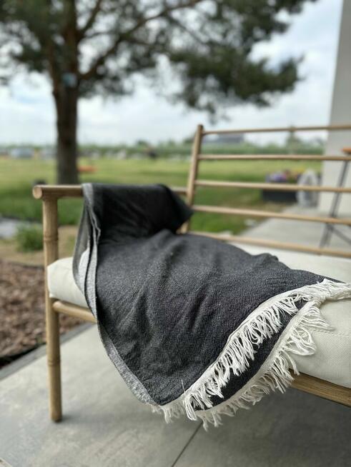 SANEM - Lekkość, słońce i wolność nad brzegiem basenu