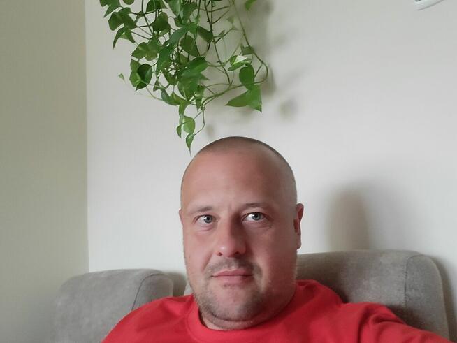WYSOKI, SYMPATYCZNY I PRZYSTOJNY SINGIEL DLA PARY I PANI